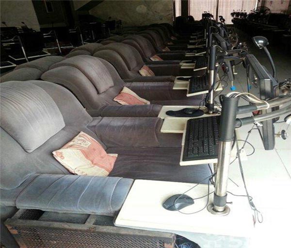 網(wǎng)吧一體沙發(fā)場景圖