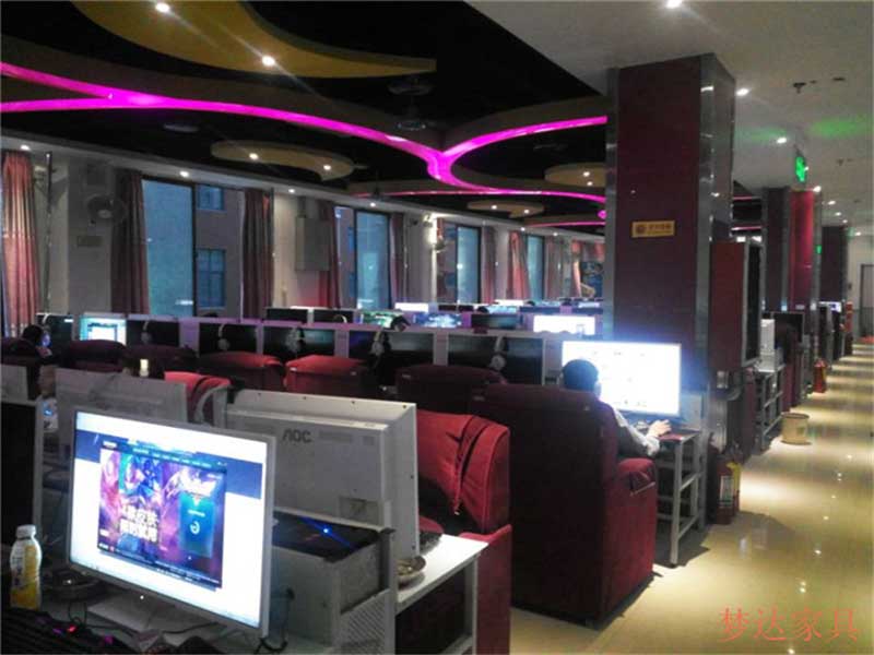 鄭州輝煌網(wǎng)吧會所裝修效果圖