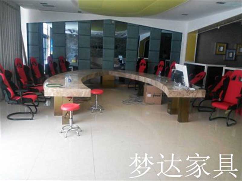 炫彩網(wǎng)絡(luò)會(huì)所網(wǎng)吧桌椅裝修效果圖