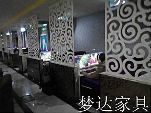 超然網(wǎng)吧桌椅沙發(fā)裝修效果圖