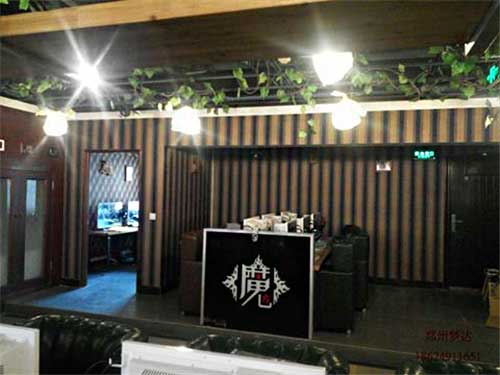 網(wǎng)咖桌椅裝修效果圖