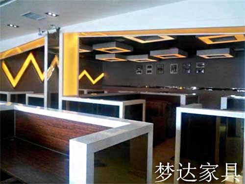 金稅網(wǎng)吧桌椅沙發(fā)裝修效果圖