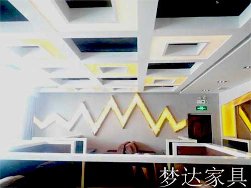 金稅網(wǎng)吧桌椅沙發(fā)裝修效果圖