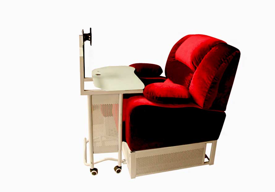 夢達紅色網(wǎng)吧沙發(fā)一體桌效果圖