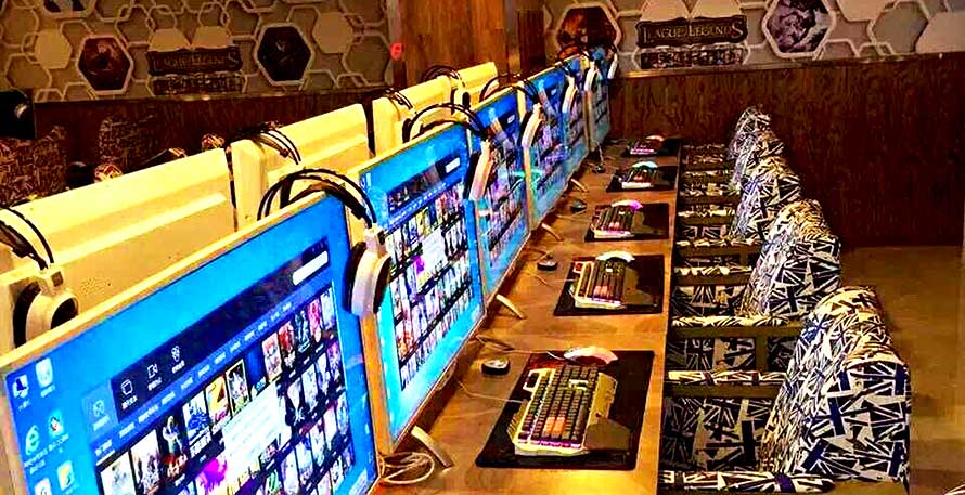 夢達皮藝網(wǎng)吧沙發(fā)裝修效果圖