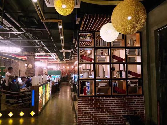 艾特網(wǎng)咖桌椅沙發(fā)裝修效果圖