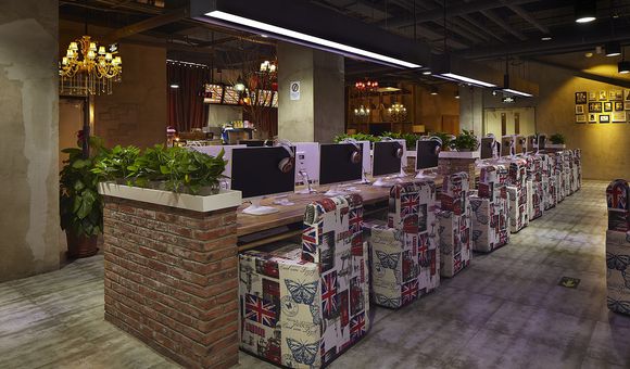 極光網(wǎng)咖桌椅裝修效果圖