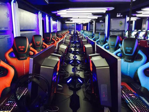 夢澤電競館網(wǎng)吧電競椅裝修效果圖