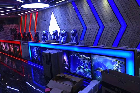 奇遇網(wǎng)咖桌椅沙發(fā)裝修效果圖