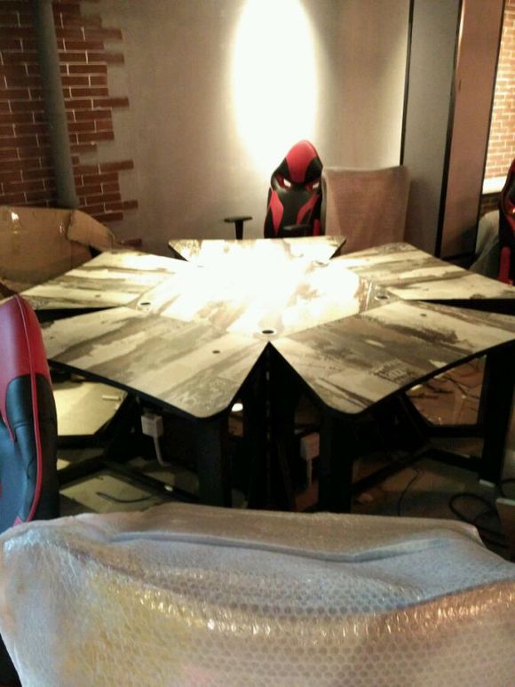 奇遇網(wǎng)咖桌椅沙發(fā)裝修效果圖