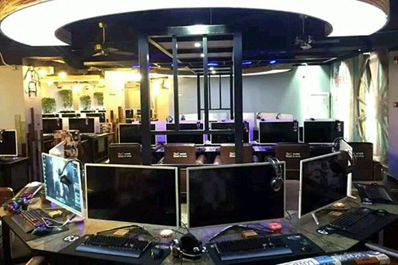 新概念網(wǎng)吧桌椅裝修效果圖