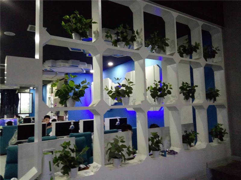 德瑪西亞網(wǎng)咖桌椅沙發(fā)裝修效果圖