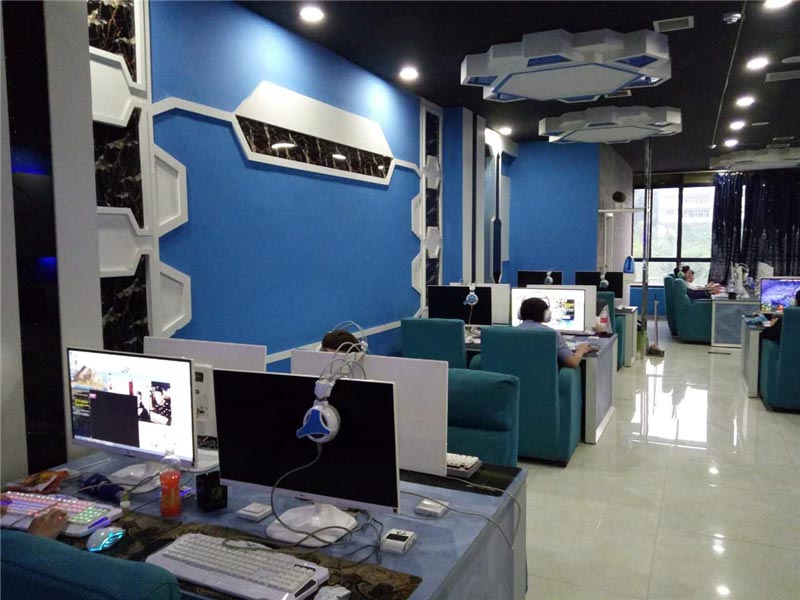 德瑪西亞網(wǎng)咖桌椅沙發(fā)裝修效果圖