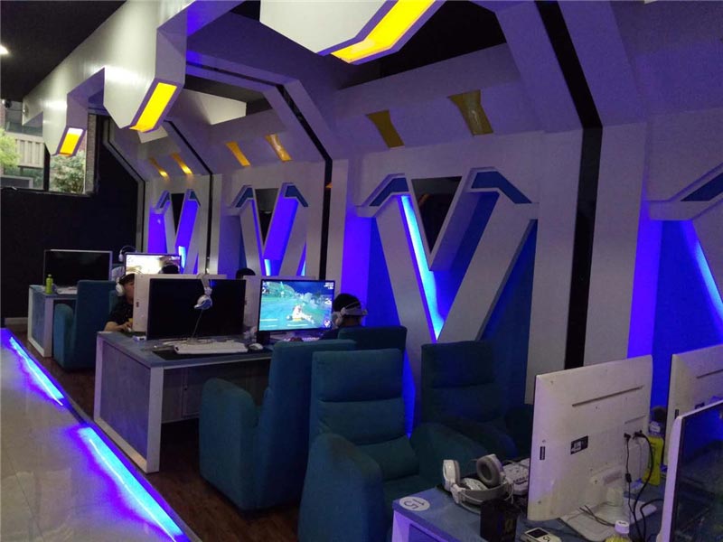 德瑪西亞網(wǎng)咖桌椅沙發(fā)裝修效果圖