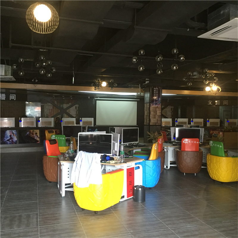 夢達(dá)個性網(wǎng)吧桌裝修效果圖