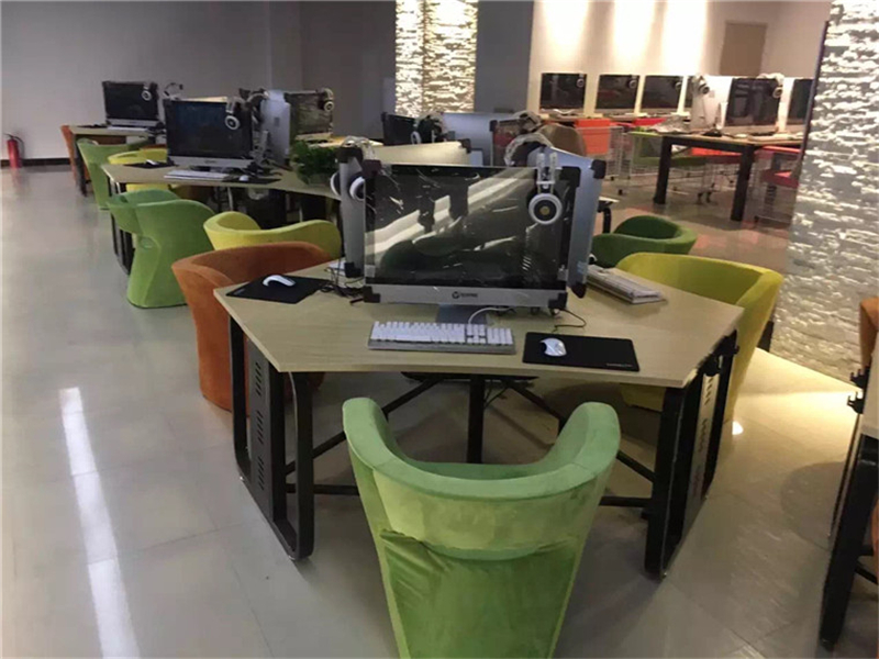 夢達(dá)個性網(wǎng)吧桌裝修效果圖