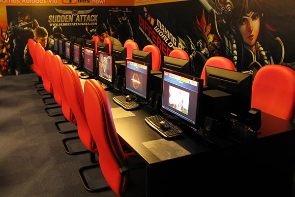 網(wǎng)吧椅設(shè)計(jì)效果圖