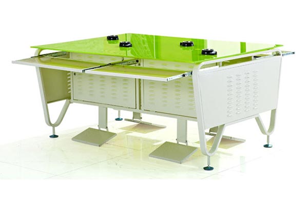 網(wǎng)吧電腦桌圖片