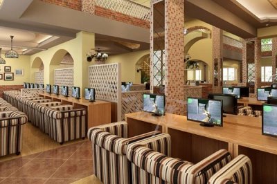 網(wǎng)吧桌椅選購，如何投客所好