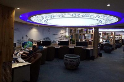 打造舒適網(wǎng)吧環(huán)境，首選夢(mèng)達(dá)家具