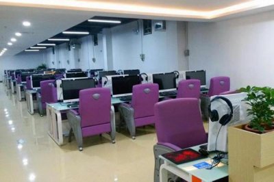 網(wǎng)吧經(jīng)營關(guān)鍵——網(wǎng)吧桌椅的選用和清洗