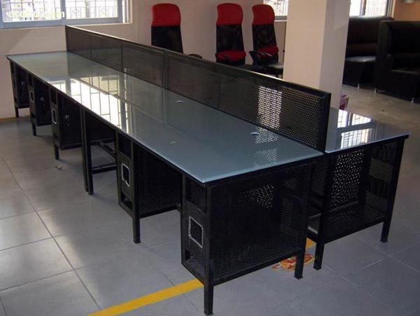 網(wǎng)吧桌子圖片