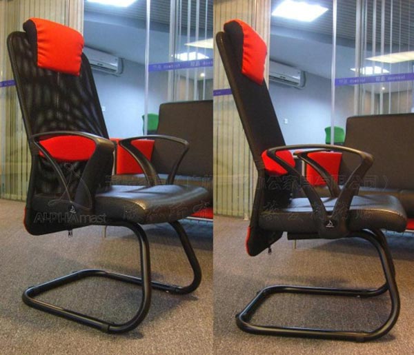 網(wǎng)吧桌椅前后排擺放圖片