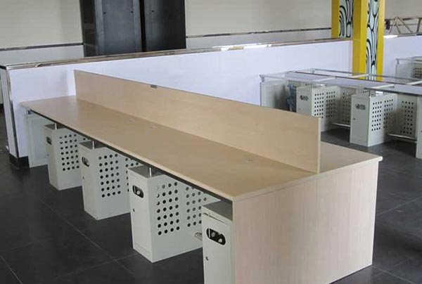 網(wǎng)吧桌椅圖片