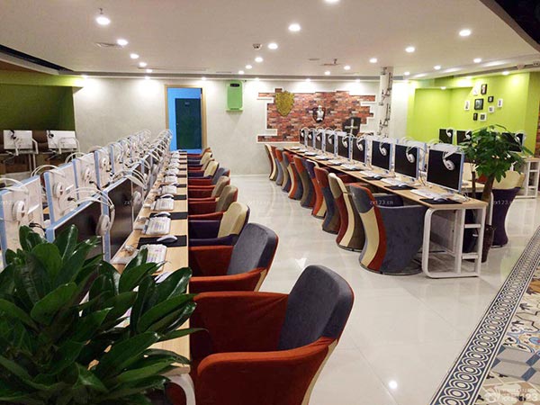 網(wǎng)吧桌椅裝修圖片