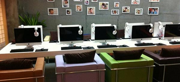 網(wǎng)吧桌椅裝修效果圖