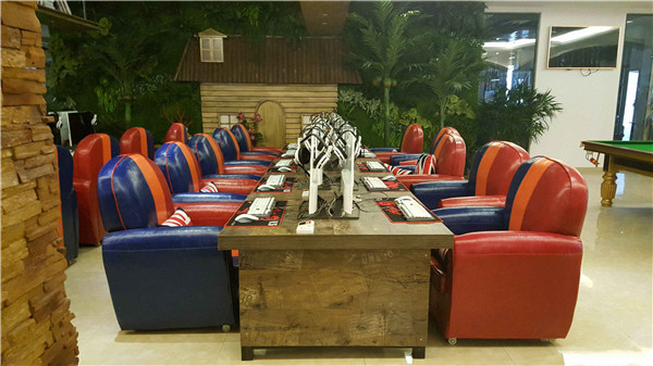 網(wǎng)吧桌椅裝修效果圖