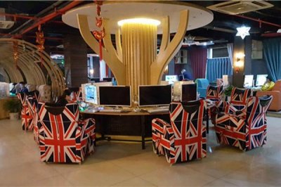 網(wǎng)吧專用桌椅與普通桌椅的區(qū)別