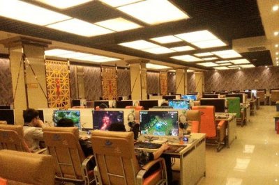 網(wǎng)吧桌椅尺寸應(yīng)該如何設(shè)計(jì)