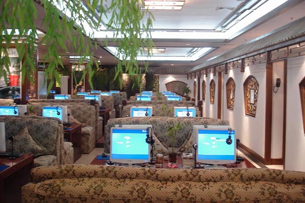 網(wǎng)吧桌椅裝修效果圖