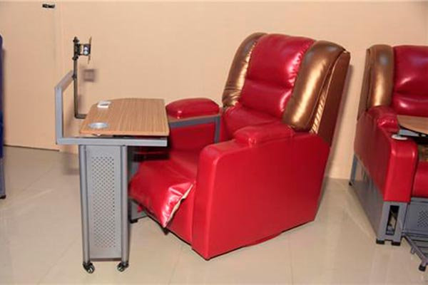 網(wǎng)吧一體沙發(fā)實(shí)拍圖