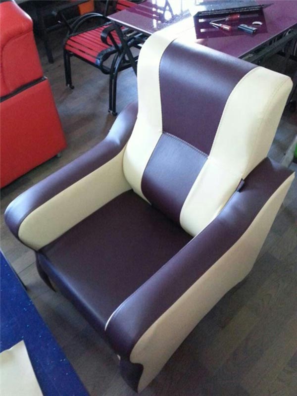 網(wǎng)吧沙發(fā)實(shí)拍圖