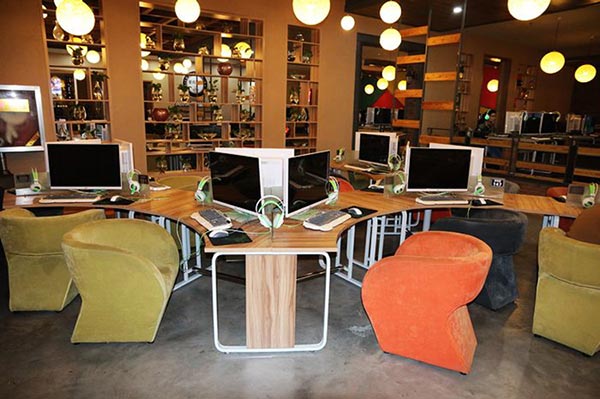 網(wǎng)吧桌椅裝修效果圖