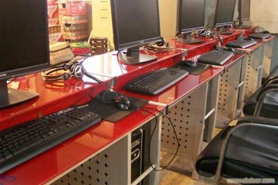 不銹鋼網(wǎng)吧桌好不好