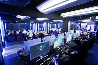 各色網(wǎng)吧桌椅有哪些不同的作用