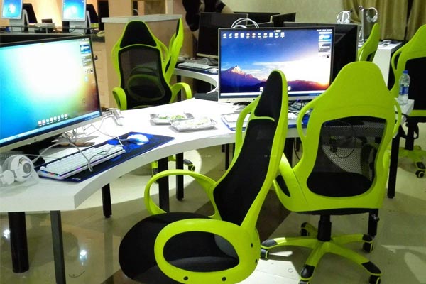 網(wǎng)吧桌椅效果圖