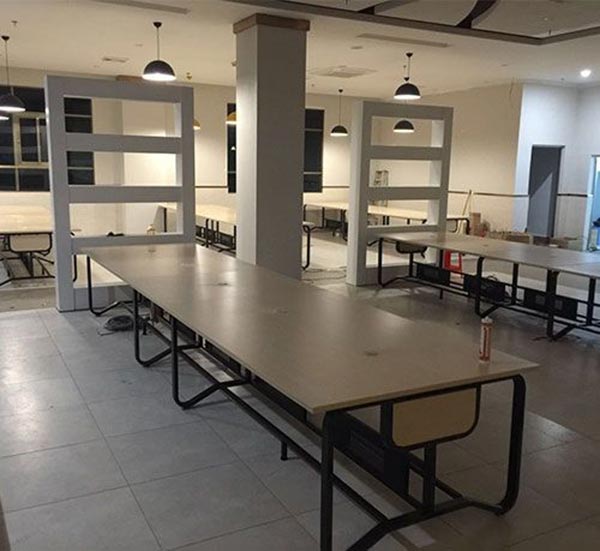 網(wǎng)吧桌椅圖片