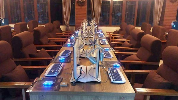 網(wǎng)吧沙發(fā)椅圖片