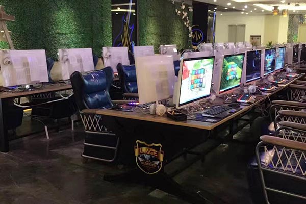 網(wǎng)吧沙發(fā)圖片