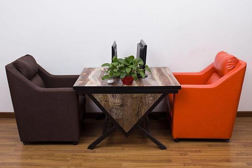 網(wǎng)吧用桌椅圖片