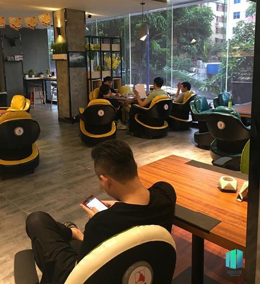 手游網(wǎng)咖桌椅裝修效果圖