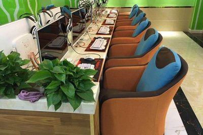 網(wǎng)吧桌椅不只是能用在網(wǎng)吧哦！