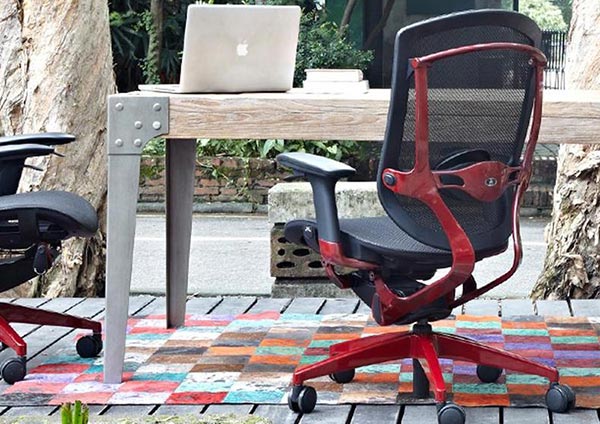 可調(diào)節(jié)網(wǎng)布人體工學(xué)椅